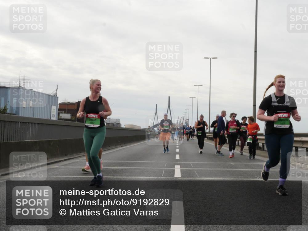 03.10.2025 - Köhlbrandbrückenlauf Matties Gatica Varas http://msf.ph/oto/9192829 03.10.2025 16:12:03 Position 3 8394, 844 meine-sportfotos.de