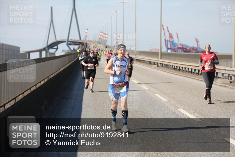 03.10.2025 - Köhlbrandbrückenlauf Yannick Fuchs http://msf.ph/oto/9192841 03.10.2025 12:14:57 Position 3 5990 meine-sportfotos.de