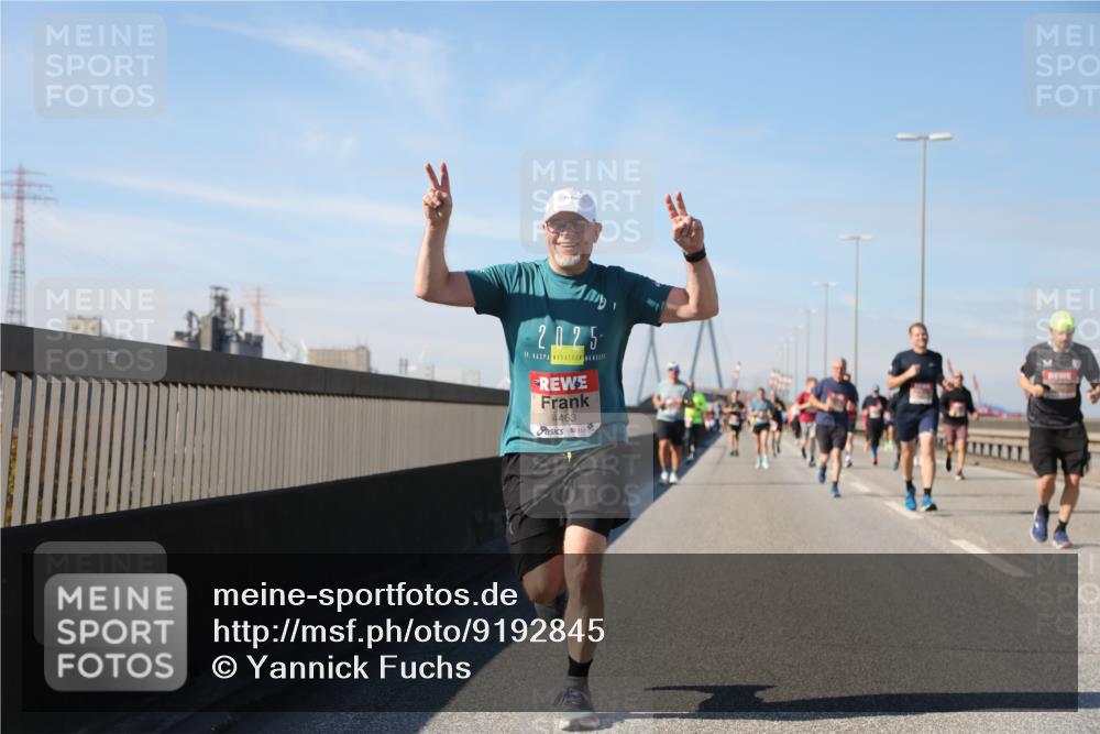 03.10.2025 - Köhlbrandbrückenlauf Yannick Fuchs http://msf.ph/oto/9192845 03.10.2025 11:54:24 Position 3 202, 5, 4463 meine-sportfotos.de