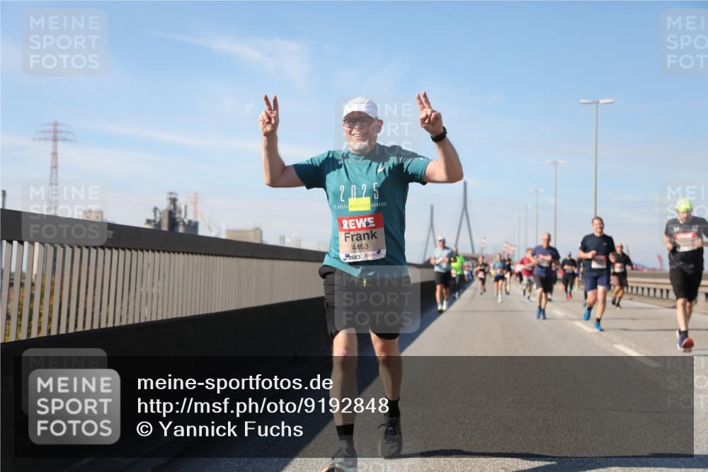 03.10.2025 - Köhlbrandbrückenlauf Yannick Fuchs http://msf.ph/oto/9192848 03.10.2025 11:54:25 Position 3 2025, 4463 meine-sportfotos.de
