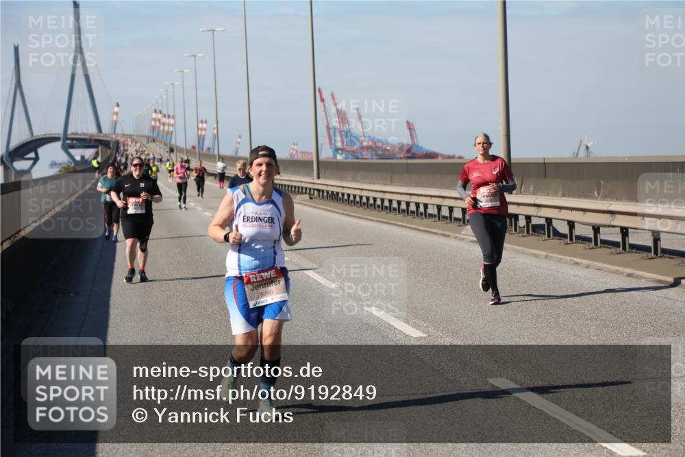 03.10.2025 - Köhlbrandbrückenlauf Yannick Fuchs http://msf.ph/oto/9192849 03.10.2025 12:14:58 Position 3 5990 meine-sportfotos.de