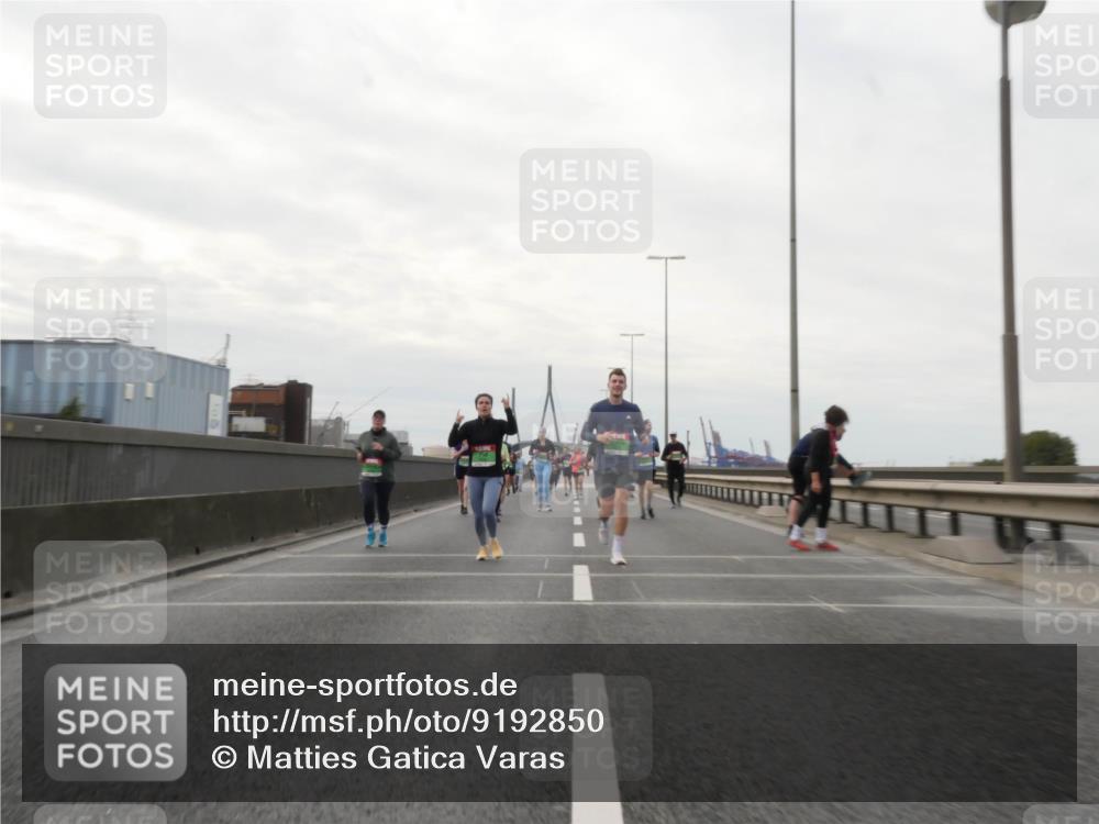03.10.2025 - Köhlbrandbrückenlauf Matties Gatica Varas http://msf.ph/oto/9192850 03.10.2025 16:12:14 Position 3  meine-sportfotos.de