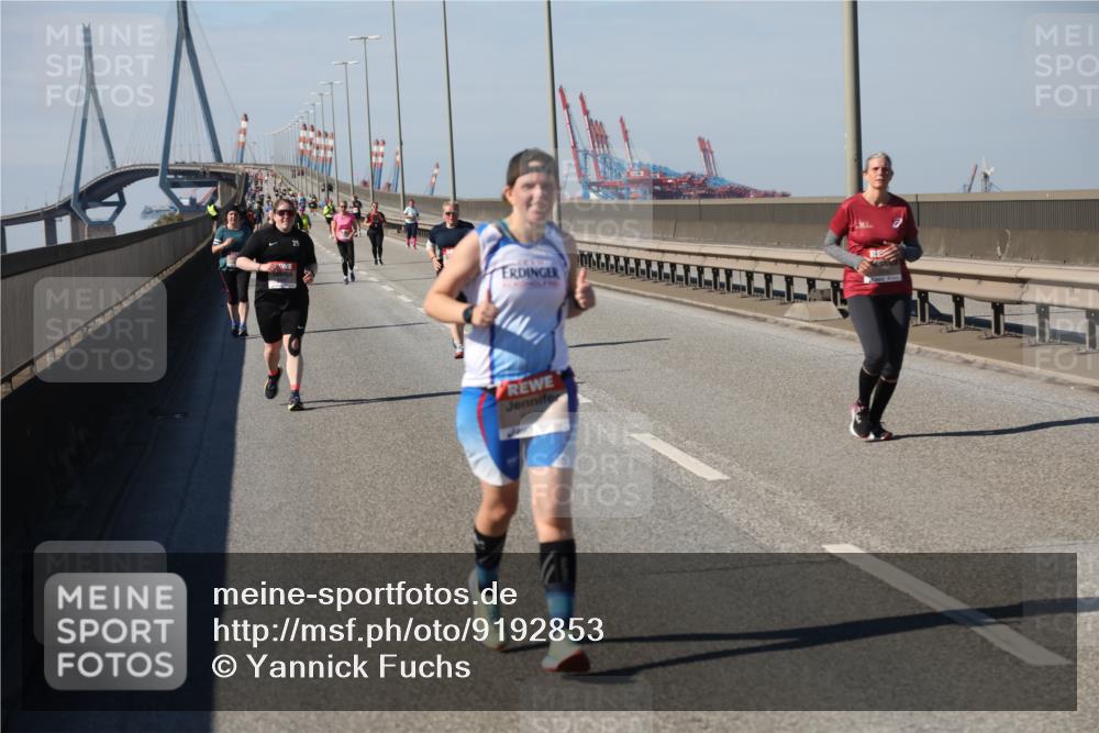 03.10.2025 - Köhlbrandbrückenlauf Yannick Fuchs http://msf.ph/oto/9192853 03.10.2025 12:14:59 Position 3  meine-sportfotos.de