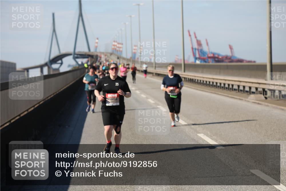03.10.2025 - Köhlbrandbrückenlauf Yannick Fuchs http://msf.ph/oto/9192856 03.10.2025 12:15:02 Position 3 25 meine-sportfotos.de