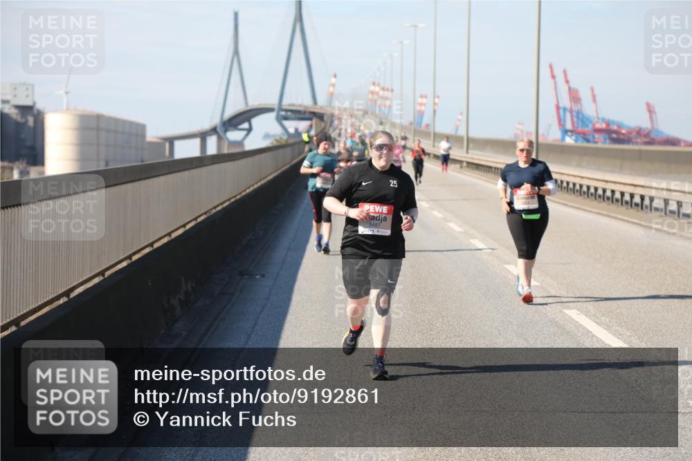 03.10.2025 - Köhlbrandbrückenlauf Yannick Fuchs http://msf.ph/oto/9192861 03.10.2025 12:15:02 Position 3 5487, 25 meine-sportfotos.de