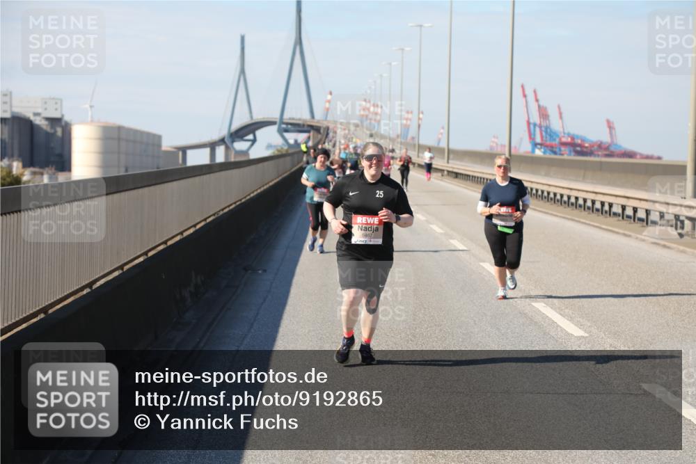 03.10.2025 - Köhlbrandbrückenlauf Yannick Fuchs http://msf.ph/oto/9192865 03.10.2025 12:15:03 Position 3 25, 5487 meine-sportfotos.de