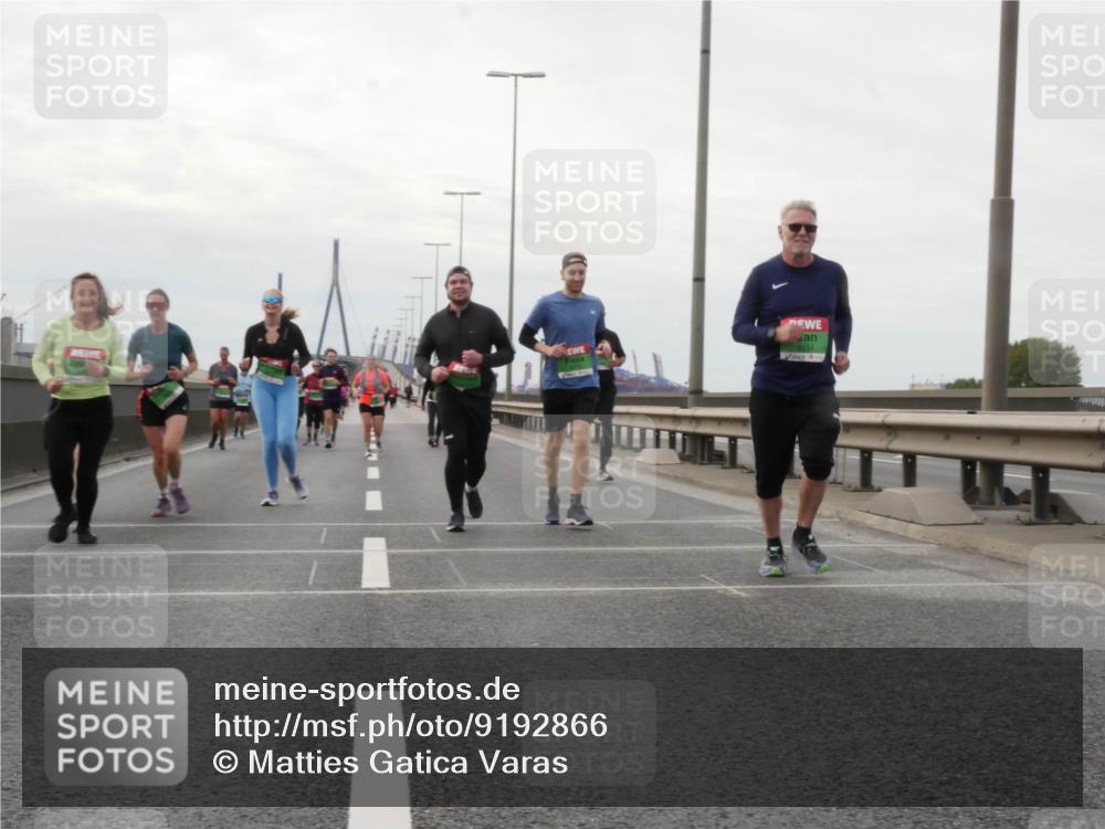 03.10.2025 - Köhlbrandbrückenlauf Matties Gatica Varas http://msf.ph/oto/9192866 03.10.2025 16:12:18 Position 3 8244 meine-sportfotos.de