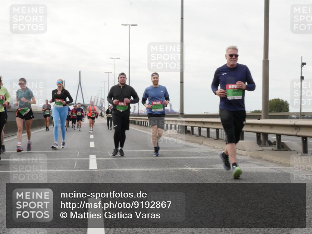 03.10.2025 - Köhlbrandbrückenlauf Matties Gatica Varas http://msf.ph/oto/9192867 03.10.2025 16:12:19 Position 3  meine-sportfotos.de