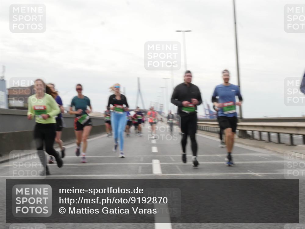 03.10.2025 - Köhlbrandbrückenlauf Matties Gatica Varas http://msf.ph/oto/9192870 03.10.2025 16:12:19 Position 3  meine-sportfotos.de