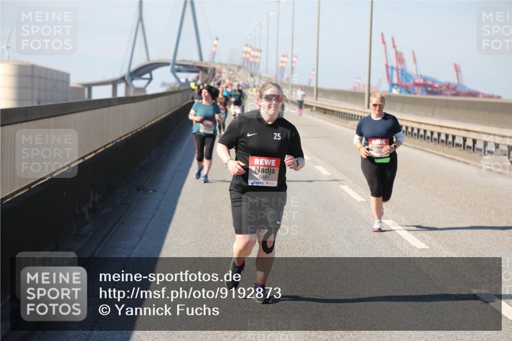 03.10.2025 - Köhlbrandbrückenlauf Yannick Fuchs http://msf.ph/oto/9192873 03.10.2025 12:15:03 Position 3 25, 5487 meine-sportfotos.de