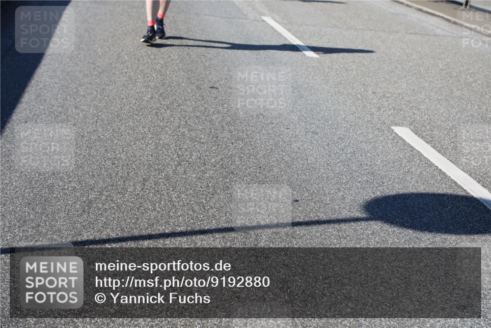 03.10.2025 - Köhlbrandbrückenlauf Yannick Fuchs http://msf.ph/oto/9192880 03.10.2025 12:15:04 Position 3  meine-sportfotos.de