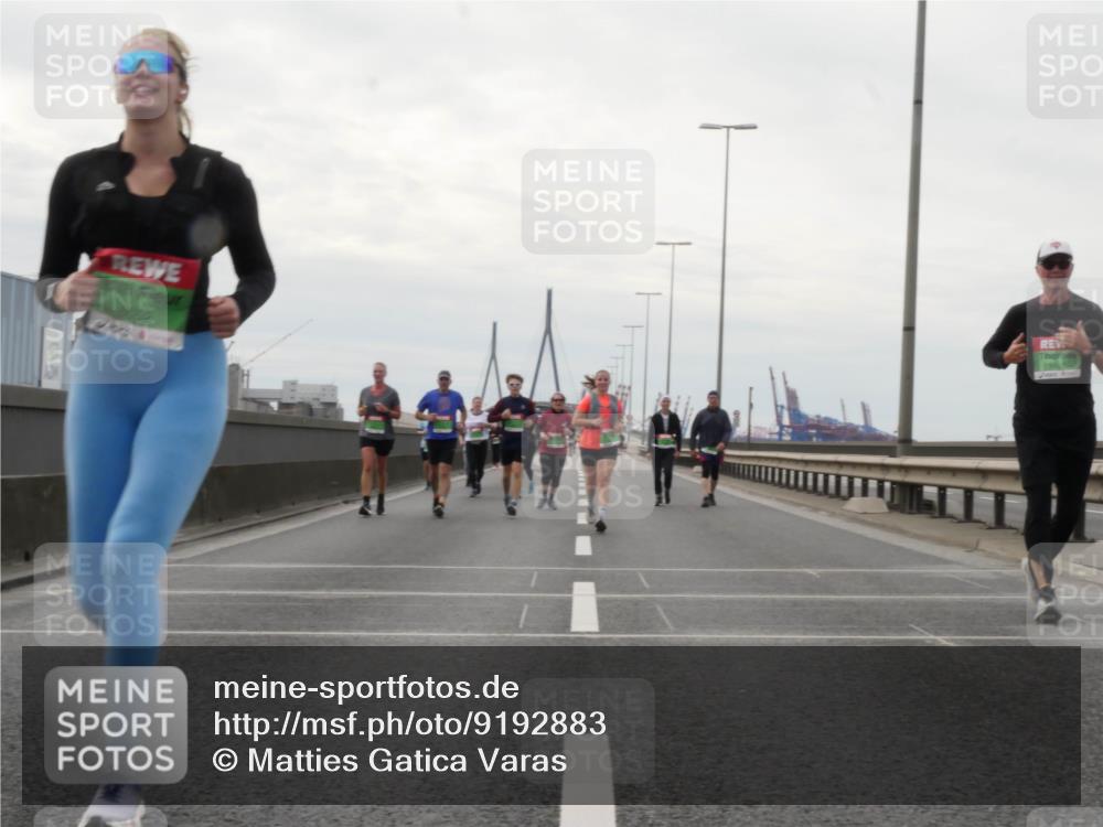 03.10.2025 - Köhlbrandbrückenlauf Matties Gatica Varas http://msf.ph/oto/9192883 03.10.2025 16:12:22 Position 3  meine-sportfotos.de