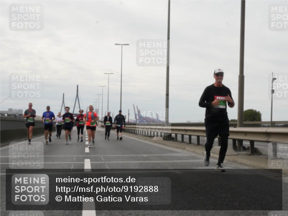 03.10.2025 - Köhlbrandbrückenlauf Matties Gatica Varas http://msf.ph/oto/9192888 03.10.2025 16:12:22 Position 3  meine-sportfotos.de