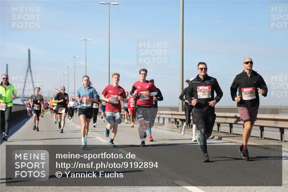 03.10.2025 - Köhlbrandbrückenlauf Yannick Fuchs http://msf.ph/oto/9192894 03.10.2025 11:54:31 Position 3 4533, 85, 5910, 4202 meine-sportfotos.de