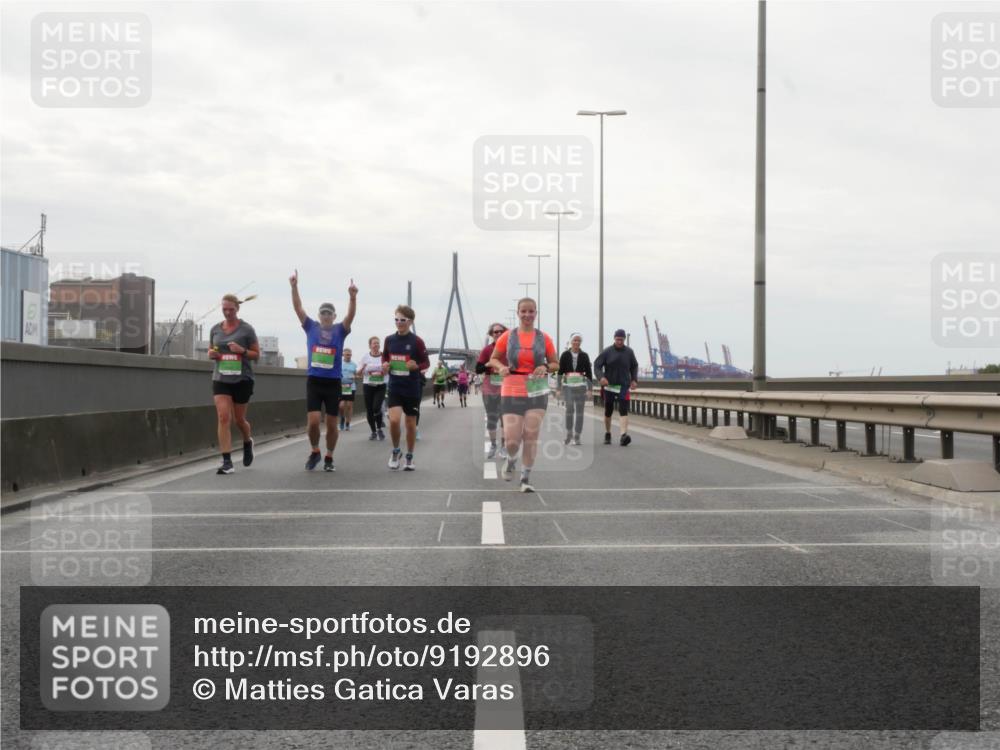 03.10.2025 - Köhlbrandbrückenlauf Matties Gatica Varas http://msf.ph/oto/9192896 03.10.2025 16:12:24 Position 3  meine-sportfotos.de