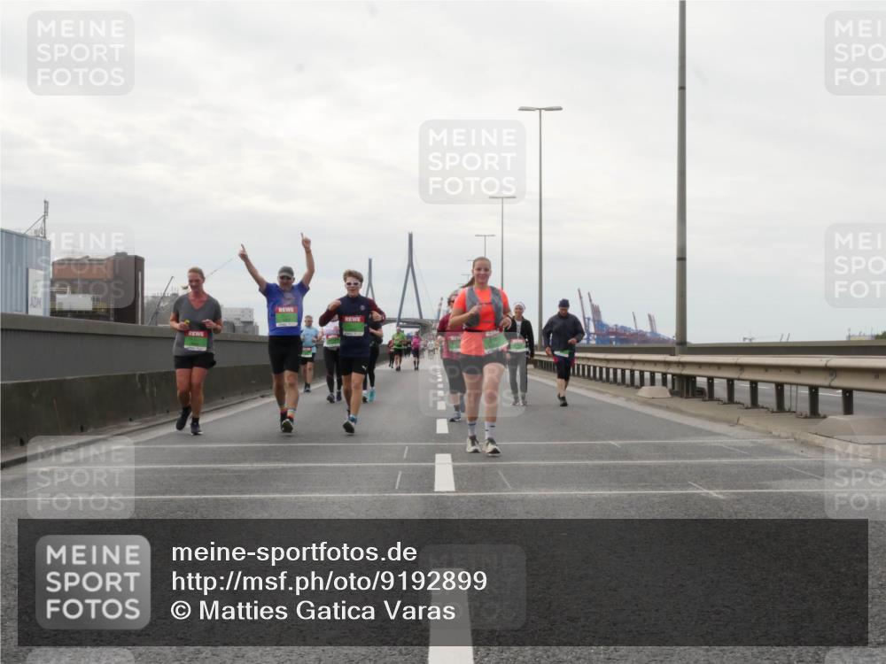 03.10.2025 - Köhlbrandbrückenlauf Matties Gatica Varas http://msf.ph/oto/9192899 03.10.2025 16:12:25 Position 3  meine-sportfotos.de