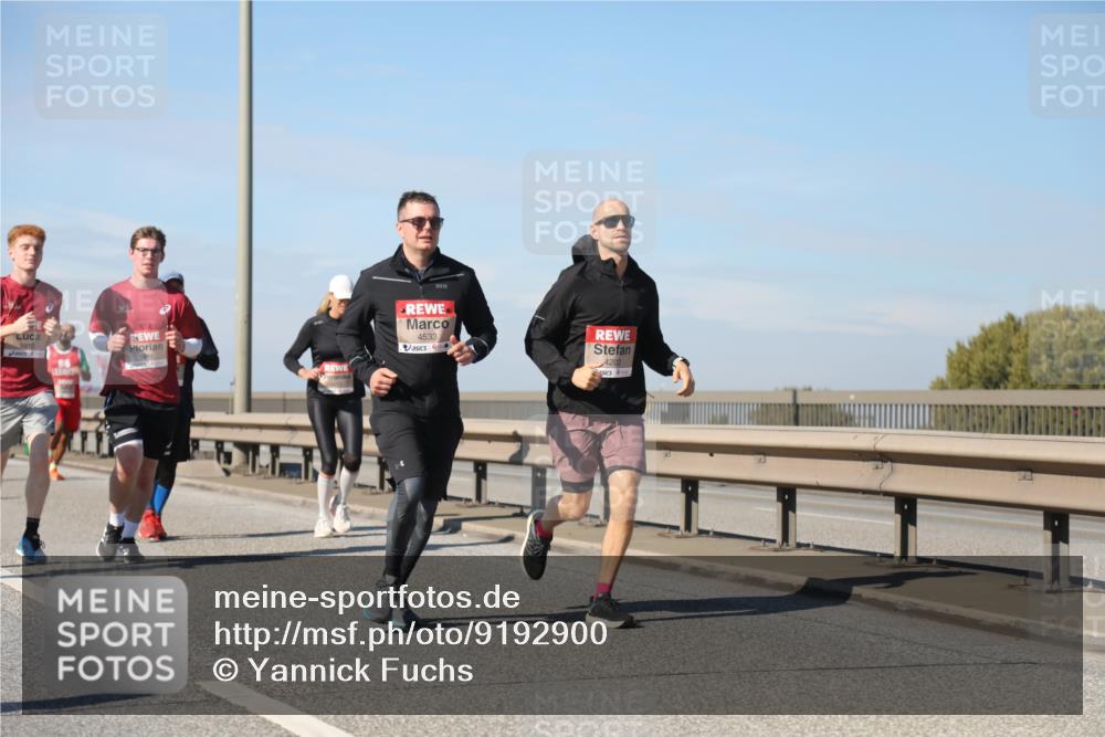 03.10.2025 - Köhlbrandbrückenlauf Yannick Fuchs http://msf.ph/oto/9192900 03.10.2025 11:54:31 Position 3 86, 4533, 4202 meine-sportfotos.de