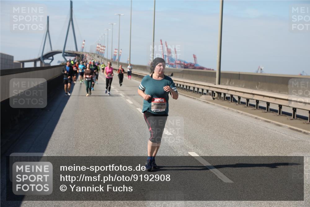 03.10.2025 - Köhlbrandbrückenlauf Yannick Fuchs http://msf.ph/oto/9192908 03.10.2025 12:15:09 Position 3 5418 meine-sportfotos.de
