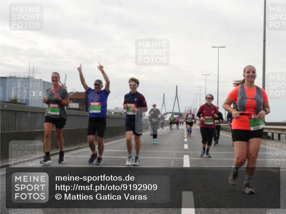 03.10.2025 - Köhlbrandbrückenlauf Matties Gatica Varas http://msf.ph/oto/9192909 03.10.2025 16:12:27 Position 3  meine-sportfotos.de
