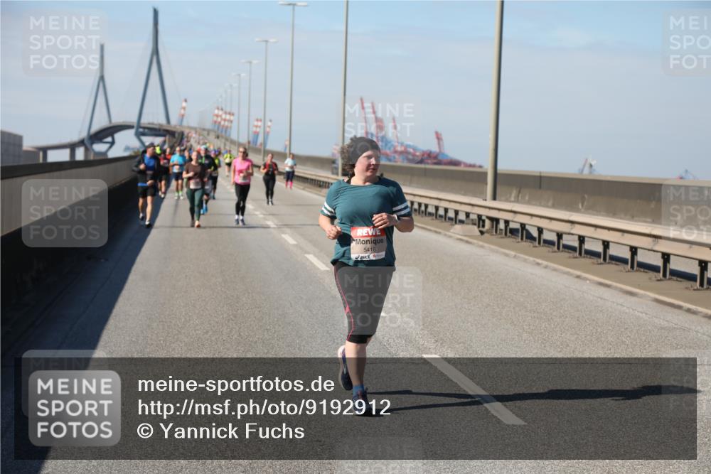 03.10.2025 - Köhlbrandbrückenlauf Yannick Fuchs http://msf.ph/oto/9192912 03.10.2025 12:15:10 Position 3 5418 meine-sportfotos.de