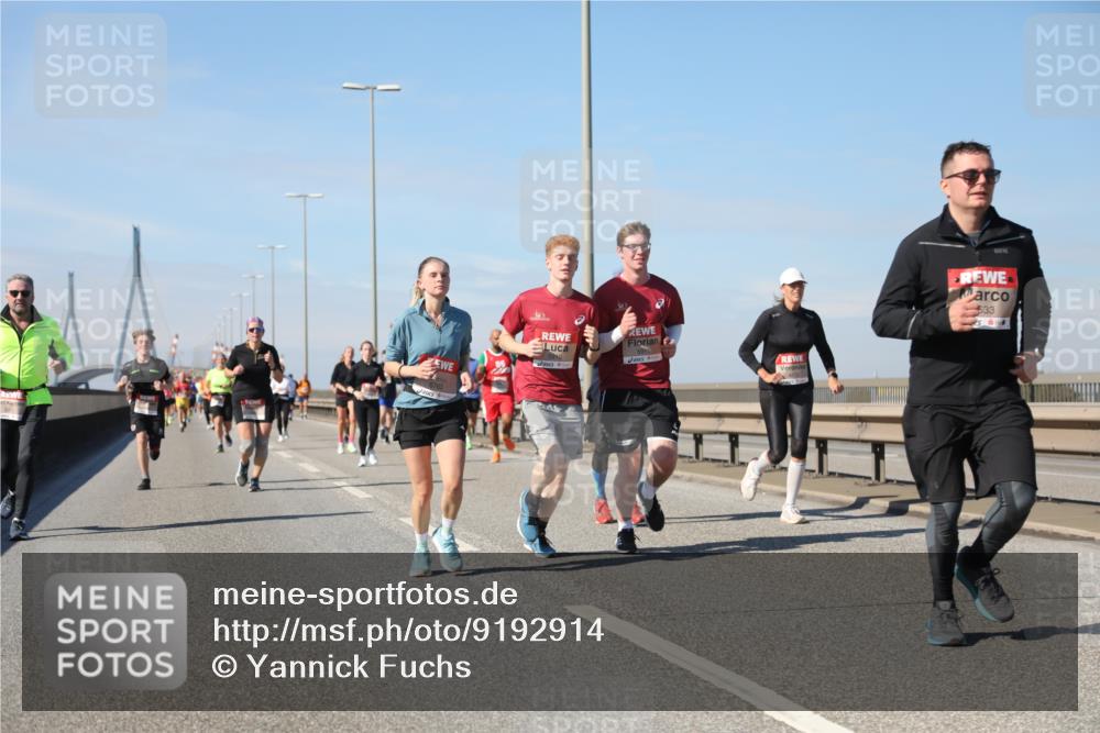 03.10.2025 - Köhlbrandbrückenlauf Yannick Fuchs http://msf.ph/oto/9192914 03.10.2025 11:54:32 Position 3 5914, 533 meine-sportfotos.de