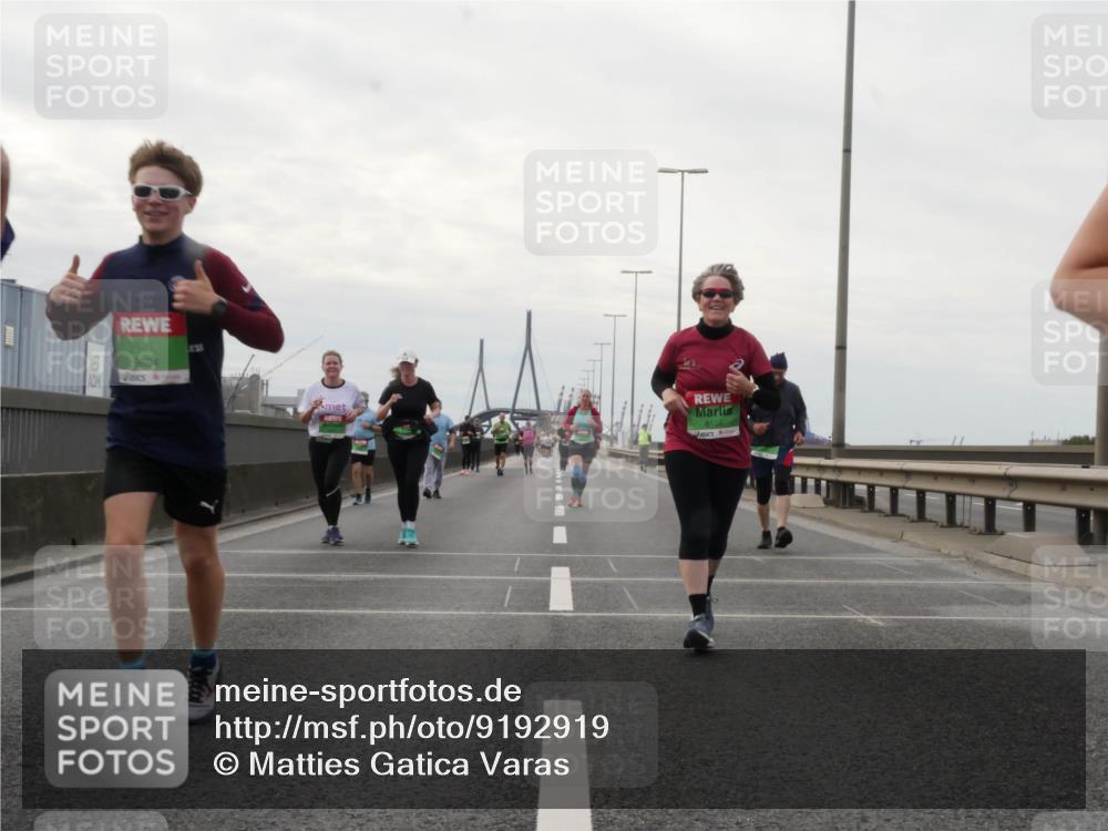 03.10.2025 - Köhlbrandbrückenlauf Matties Gatica Varas http://msf.ph/oto/9192919 03.10.2025 16:12:29 Position 3 9694, 8108 meine-sportfotos.de