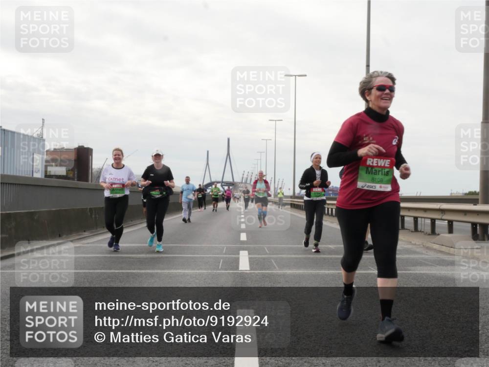 03.10.2025 - Köhlbrandbrückenlauf Matties Gatica Varas http://msf.ph/oto/9192924 03.10.2025 16:12:30 Position 3 8108 meine-sportfotos.de
