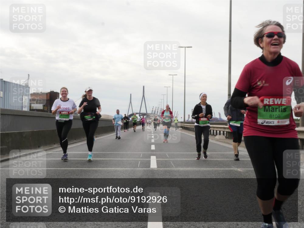03.10.2025 - Köhlbrandbrückenlauf Matties Gatica Varas http://msf.ph/oto/9192926 03.10.2025 16:12:30 Position 3 8108 meine-sportfotos.de