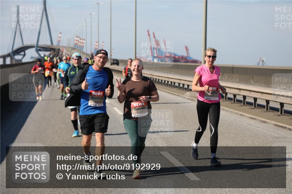 03.10.2025 - Köhlbrandbrückenlauf Yannick Fuchs http://msf.ph/oto/9192929 03.10.2025 12:15:20 Position 3 6160, 6161, 6711 meine-sportfotos.de