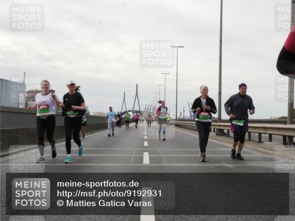 03.10.2025 - Köhlbrandbrückenlauf Matties Gatica Varas http://msf.ph/oto/9192931 03.10.2025 16:12:31 Position 3  meine-sportfotos.de
