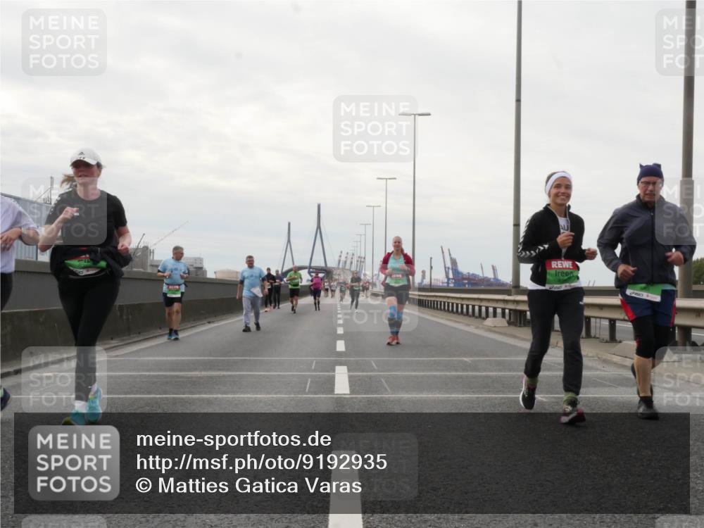 03.10.2025 - Köhlbrandbrückenlauf Matties Gatica Varas http://msf.ph/oto/9192935 03.10.2025 16:12:32 Position 3  meine-sportfotos.de