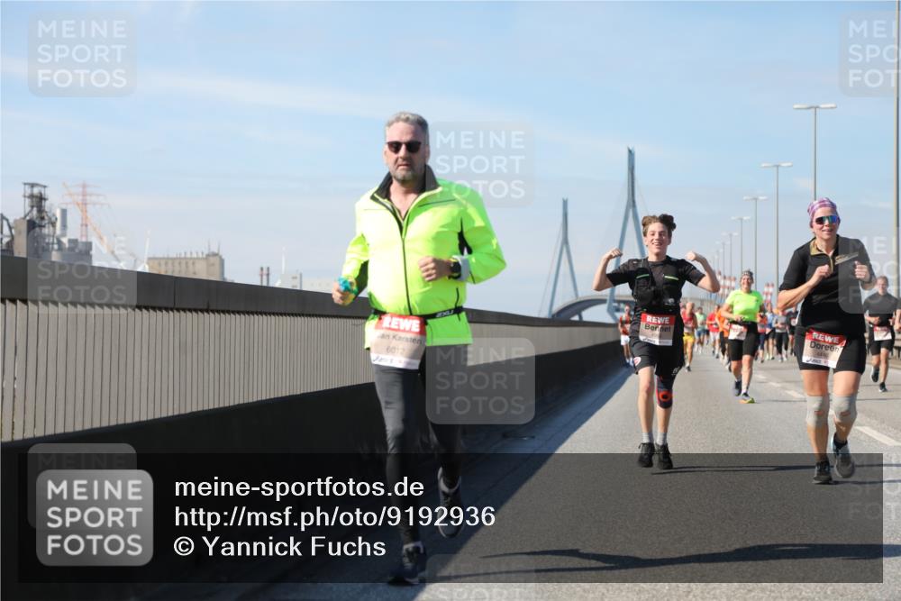 03.10.2025 - Köhlbrandbrückenlauf Yannick Fuchs http://msf.ph/oto/9192936 03.10.2025 11:54:34 Position 3 6012, 4446 meine-sportfotos.de