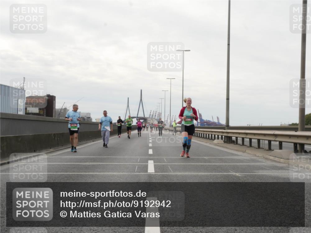 03.10.2025 - Köhlbrandbrückenlauf Matties Gatica Varas http://msf.ph/oto/9192942 03.10.2025 16:12:33 Position 3  meine-sportfotos.de