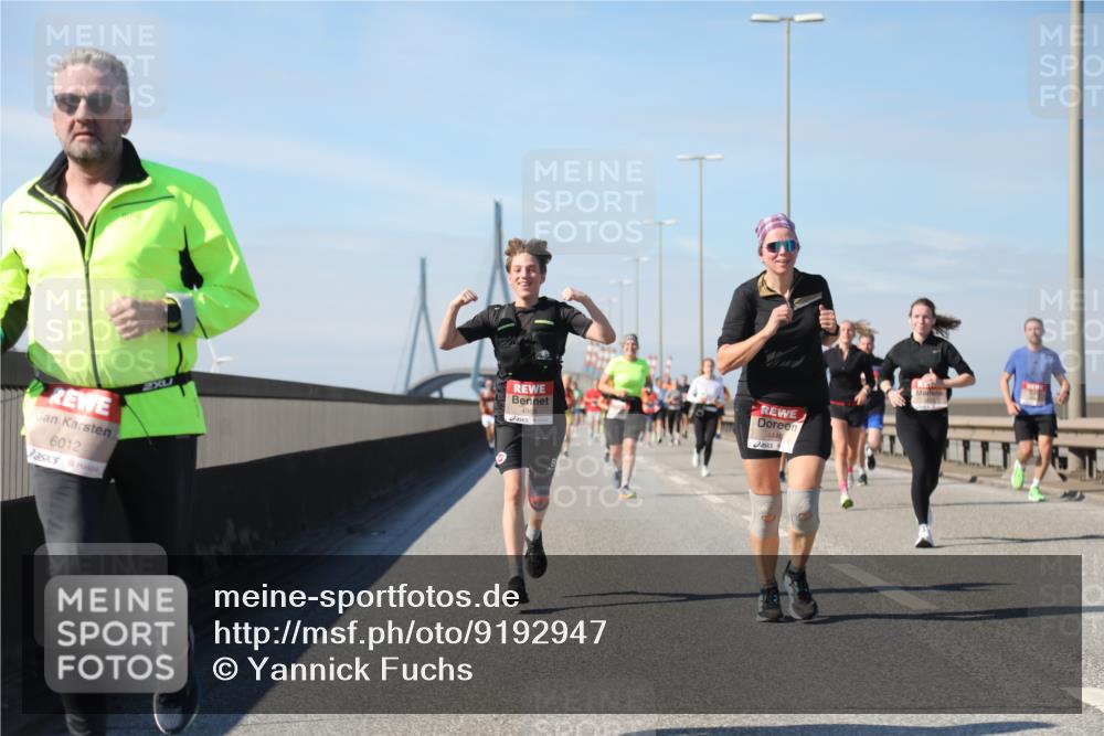 03.10.2025 - Köhlbrandbrückenlauf Yannick Fuchs http://msf.ph/oto/9192947 03.10.2025 11:54:35 Position 3 6012, 496, 4446 meine-sportfotos.de