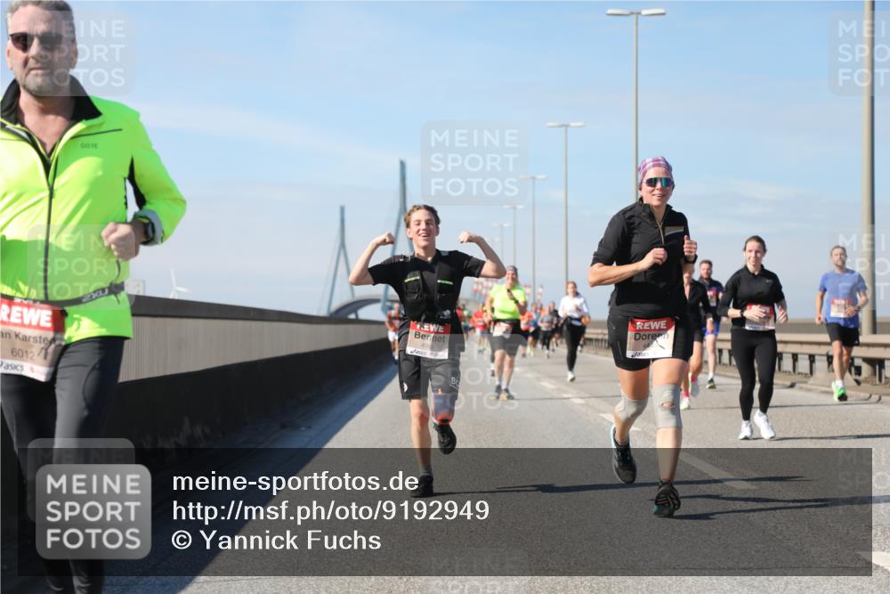 03.10.2025 - Köhlbrandbrückenlauf Yannick Fuchs http://msf.ph/oto/9192949 03.10.2025 11:54:35 Position 3 6012, 2, 496 meine-sportfotos.de