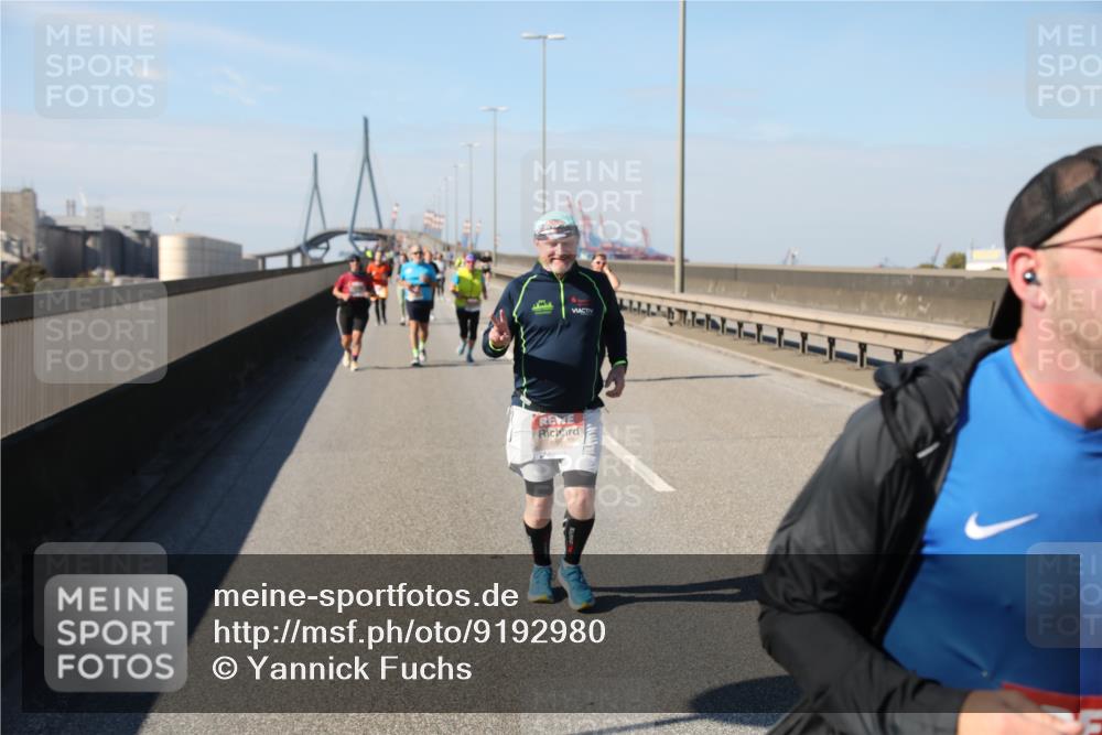 03.10.2025 - Köhlbrandbrückenlauf Yannick Fuchs http://msf.ph/oto/9192980 03.10.2025 12:15:24 Position 3  meine-sportfotos.de