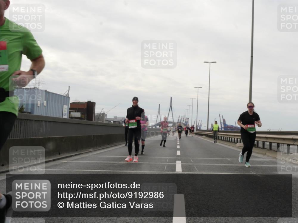 03.10.2025 - Köhlbrandbrückenlauf Matties Gatica Varas http://msf.ph/oto/9192986 03.10.2025 16:12:44 Position 3  meine-sportfotos.de
