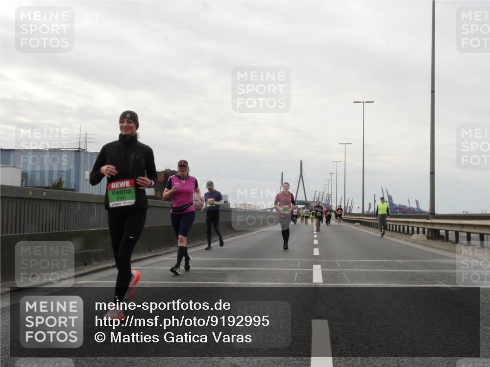 03.10.2025 - Köhlbrandbrückenlauf Matties Gatica Varas http://msf.ph/oto/9192995 03.10.2025 16:12:46 Position 3 9393 meine-sportfotos.de