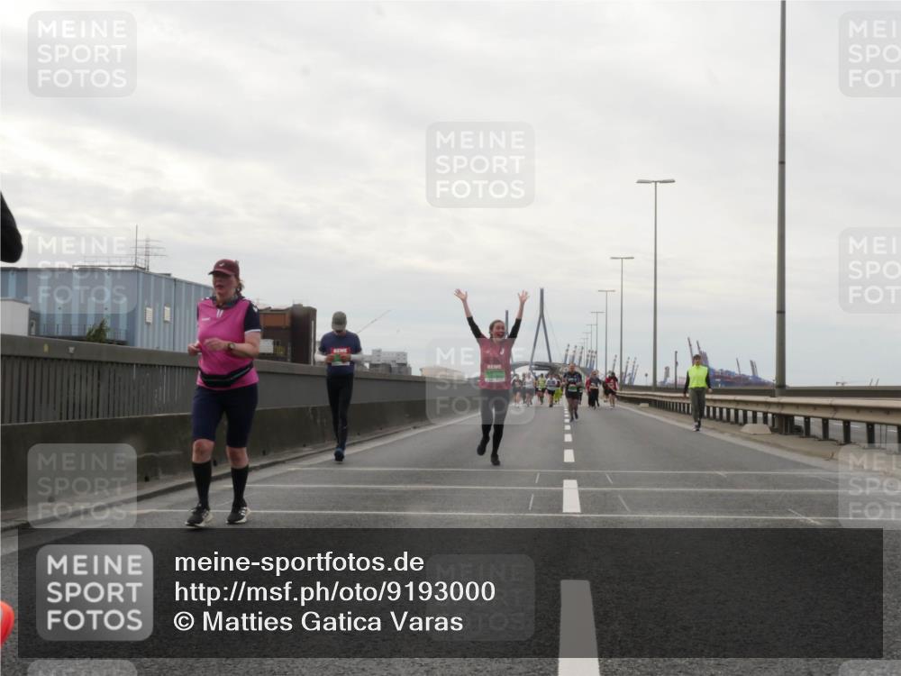 03.10.2025 - Köhlbrandbrückenlauf Matties Gatica Varas http://msf.ph/oto/9193000 03.10.2025 16:12:47 Position 3  meine-sportfotos.de