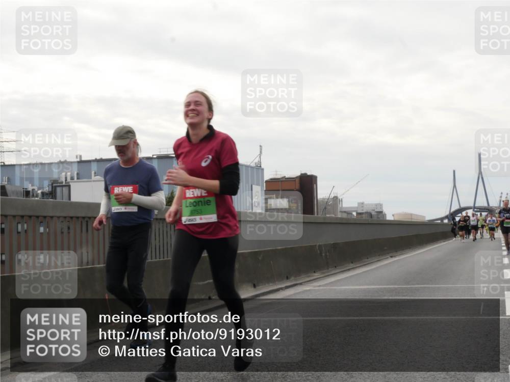03.10.2025 - Köhlbrandbrückenlauf Matties Gatica Varas http://msf.ph/oto/9193012 03.10.2025 16:12:50 Position 3 8753 meine-sportfotos.de