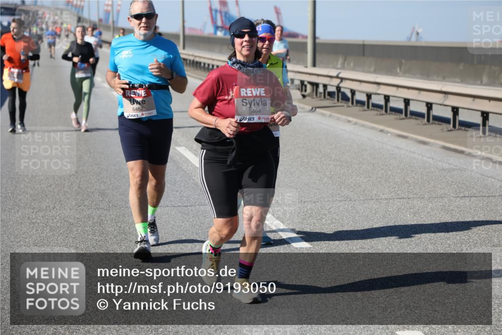 03.10.2025 - Köhlbrandbrückenlauf Yannick Fuchs http://msf.ph/oto/9193050 03.10.2025 12:15:30 Position 3 6462, 5464 meine-sportfotos.de