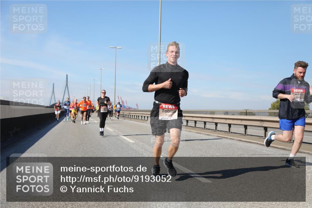 03.10.2025 - Köhlbrandbrückenlauf Yannick Fuchs http://msf.ph/oto/9193052 03.10.2025 11:54:42 Position 3 5640, 6496 meine-sportfotos.de