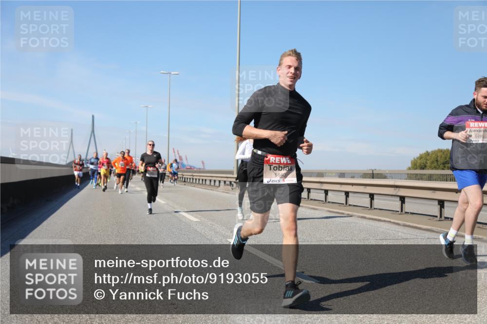 03.10.2025 - Köhlbrandbrückenlauf Yannick Fuchs http://msf.ph/oto/9193055 03.10.2025 11:54:42 Position 3 5640, 6496 meine-sportfotos.de