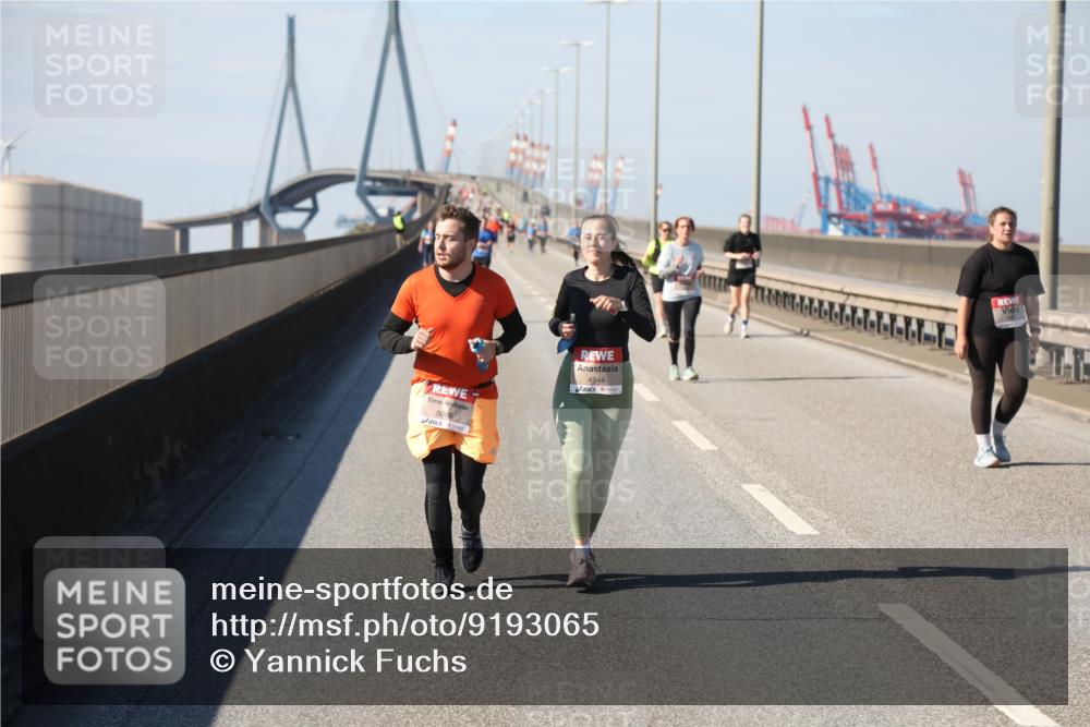 03.10.2025 - Köhlbrandbrückenlauf Yannick Fuchs http://msf.ph/oto/9193065 03.10.2025 12:15:34 Position 3 5086, 4944 meine-sportfotos.de