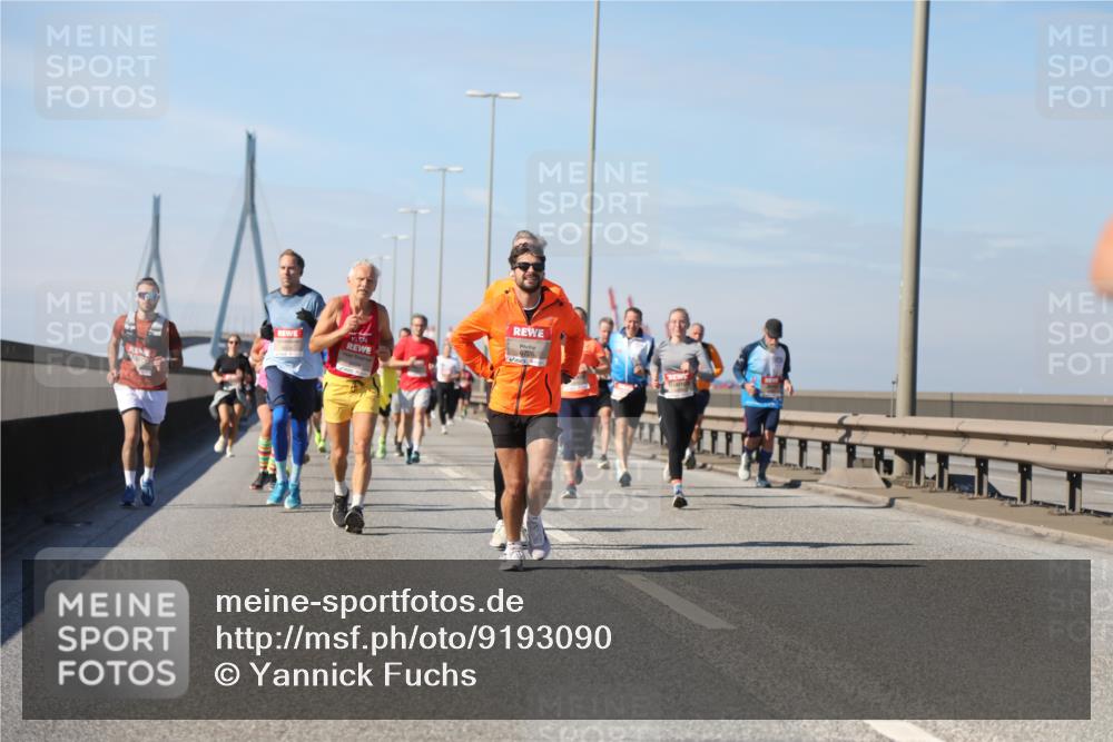 03.10.2025 - Köhlbrandbrückenlauf Yannick Fuchs http://msf.ph/oto/9193090 03.10.2025 11:54:45 Position 3  meine-sportfotos.de