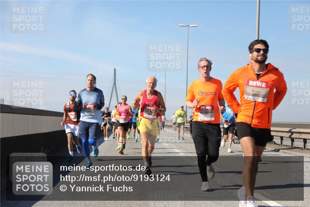 03.10.2025 - Köhlbrandbrückenlauf Yannick Fuchs http://msf.ph/oto/9193124 03.10.2025 11:54:48 Position 3 6726, 5852 meine-sportfotos.de