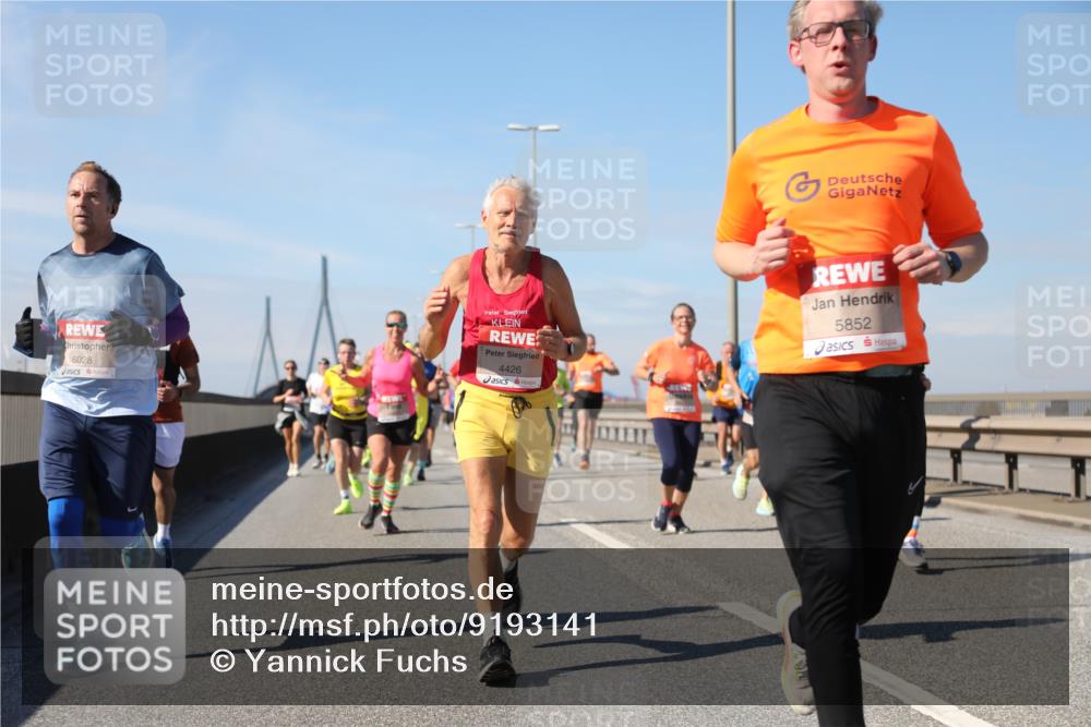 03.10.2025 - Köhlbrandbrückenlauf Yannick Fuchs http://msf.ph/oto/9193141 03.10.2025 11:54:49 Position 3 6028, 4426, 5852 meine-sportfotos.de