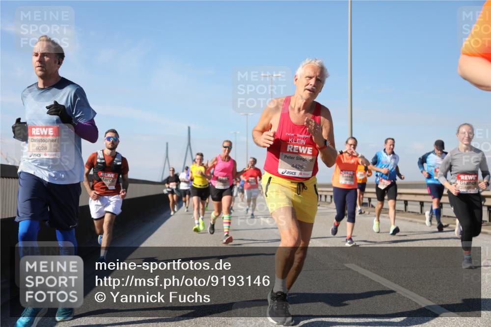 03.10.2025 - Köhlbrandbrückenlauf Yannick Fuchs http://msf.ph/oto/9193146 03.10.2025 11:54:49 Position 3 6028, 4426 meine-sportfotos.de