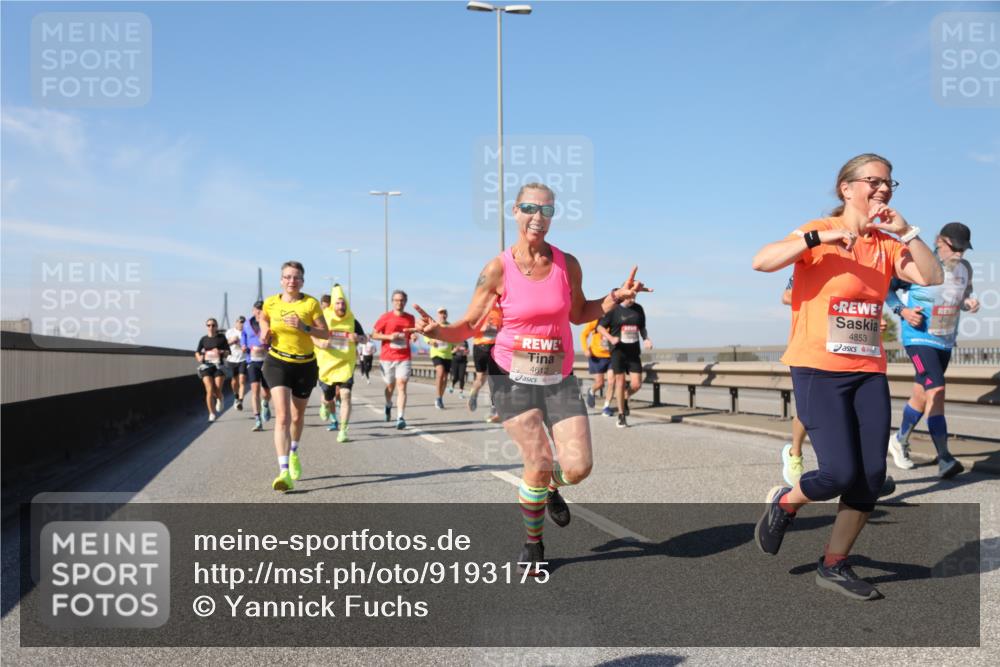 03.10.2025 - Köhlbrandbrückenlauf Yannick Fuchs http://msf.ph/oto/9193175 03.10.2025 11:54:51 Position 3 4612, 4853 meine-sportfotos.de