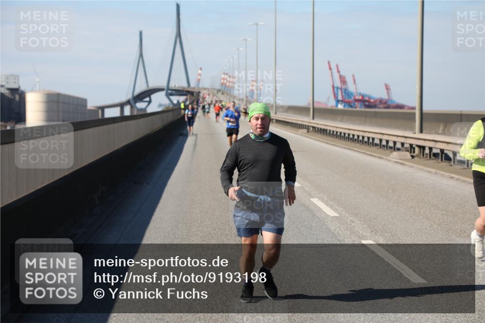 03.10.2025 - Köhlbrandbrückenlauf Yannick Fuchs http://msf.ph/oto/9193198 03.10.2025 12:15:49 Position 3  meine-sportfotos.de